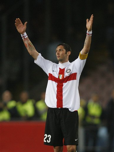 复盘曼联1-1西汉姆：阿莫林“反向换人”导致丢分，B费射门离谱（曼联1-1西汉姆复盘：阿莫林逆向换人致失分，B费射门离谱）