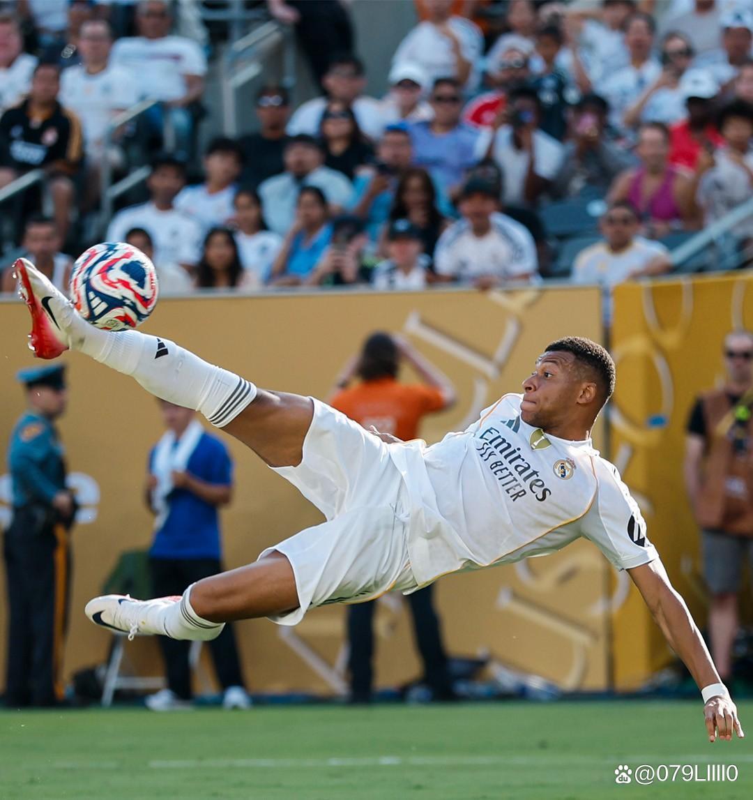 泰晤士报：明年世界杯VAR可能介入角球判罚（泰晤士报称：明年世界杯或将允许VAR参与角球判定）