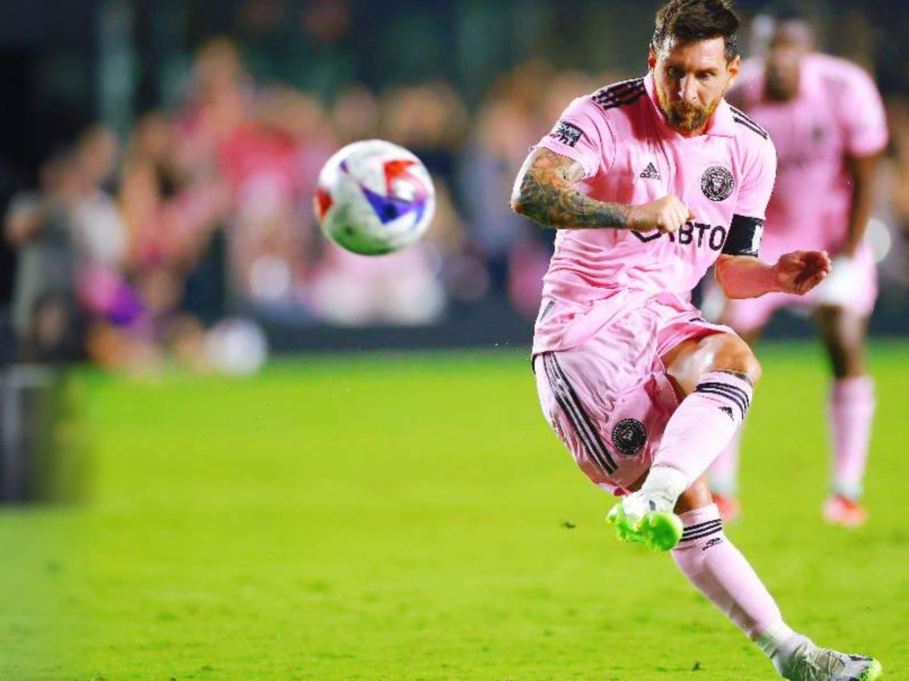 斯帕莱蒂：弗拉霍维奇会缺阵两三个月；我们要赢而且踢得漂亮（斯帕莱蒂：弗拉霍维奇将休战两到三个月；我们既要赢球也要踢得漂亮）